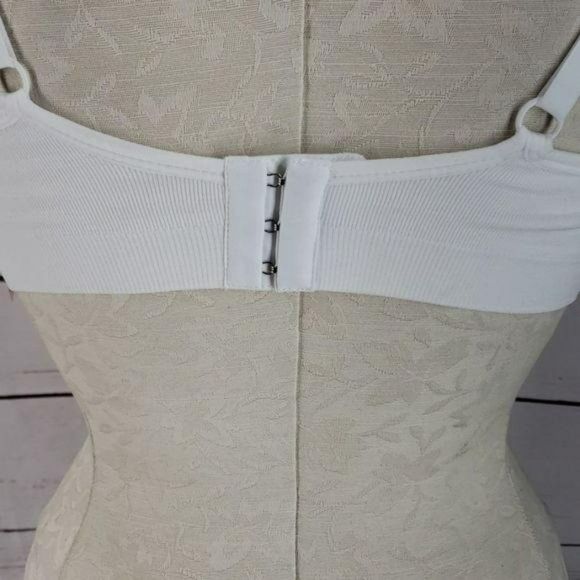Under Control Woman's Maternity White Nursing Bra Size Small - Picture 2 of 8